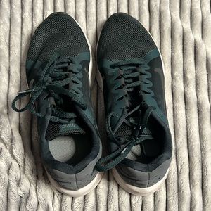 These are a women’s 8.5. Wore them like maybe 5 times. Very comfortable.